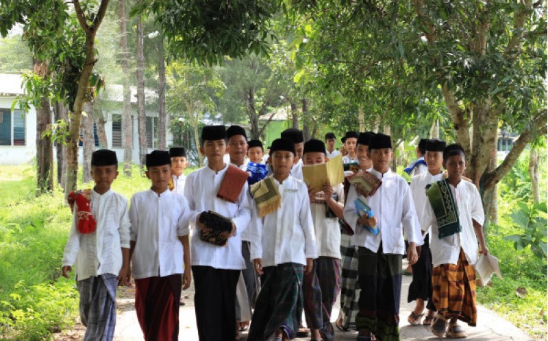 Nur Ul Ilmi Tegal-war-u